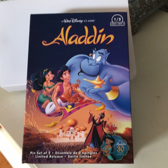 Authentic Disney Aladdin Pin Set in Box. NWOT. - Picture 3 of 16